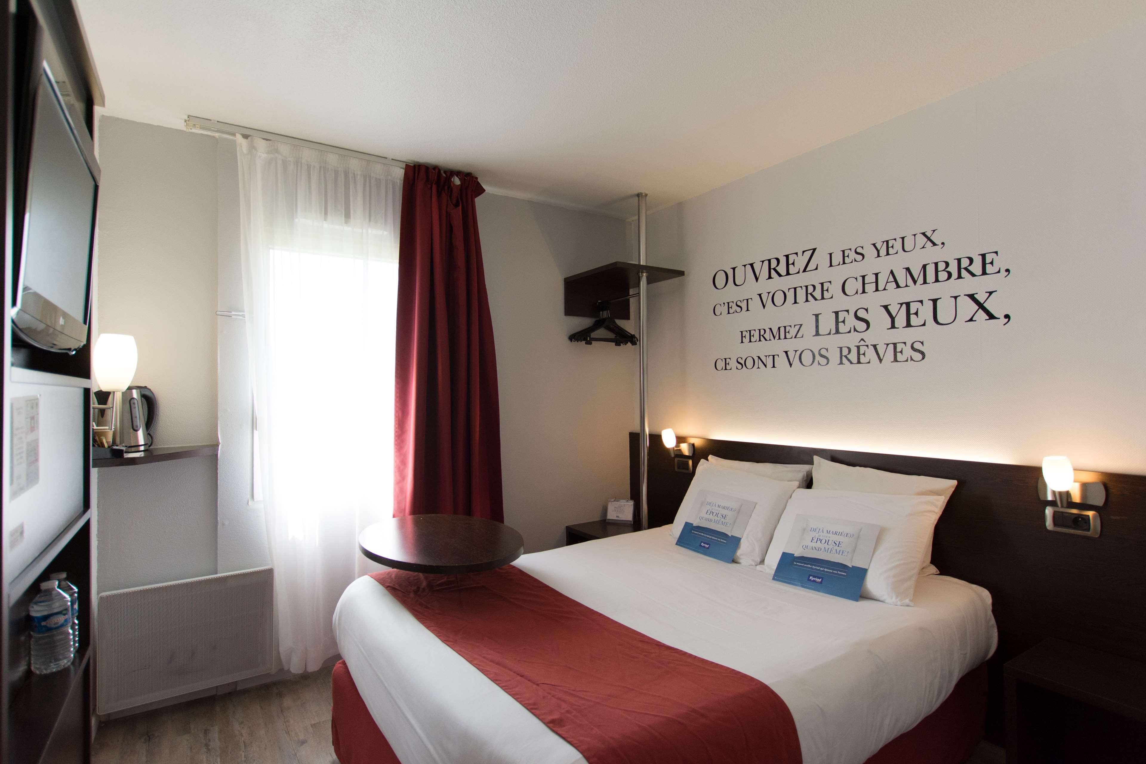 Kyriad Hôtel La Fleche La Flèche Exterior foto
